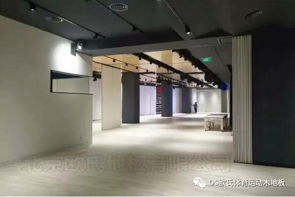 韓國大使館文化院多功能廳實(shí)木運(yùn)動地板成功案例圖2